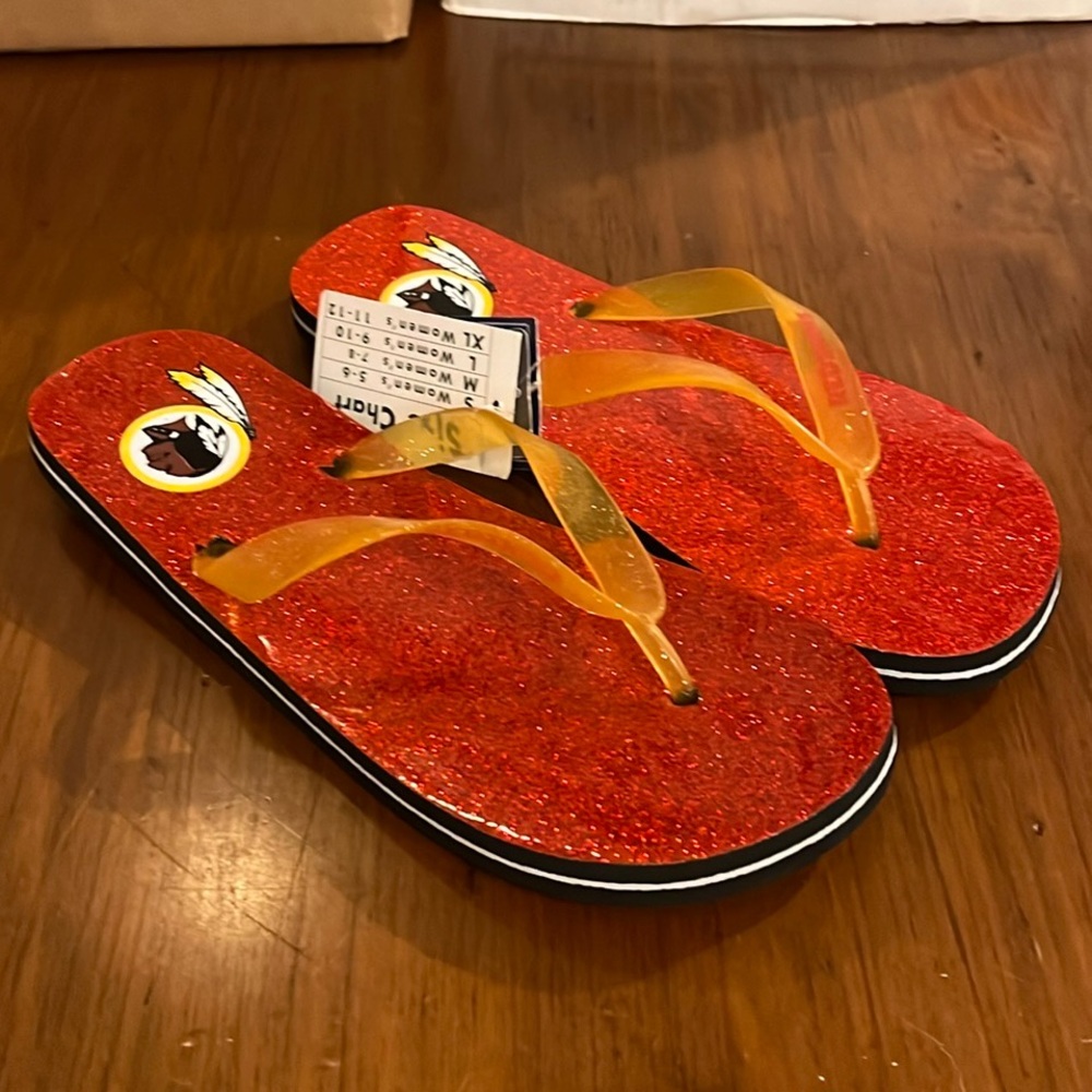 Washington Redskins Commanders Football flip flops thongs sandals Womens 11-12